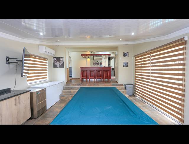 4 BEDROOM FREEHOLD FOR SALE IN HERRWOOD PARK